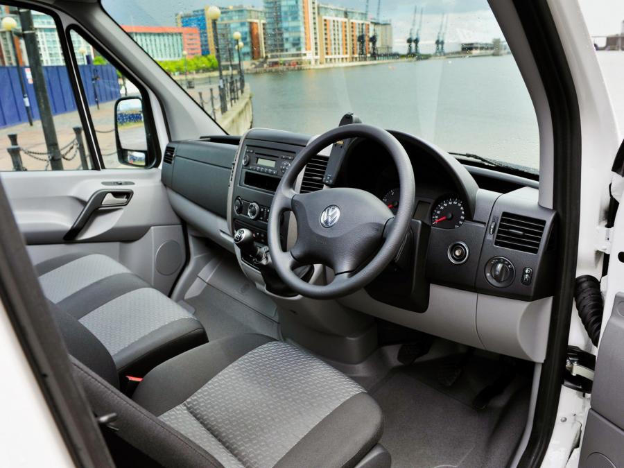  Volkswagen Crafter High Roof Van 2011 года  (UK) (фото 15 из 21)